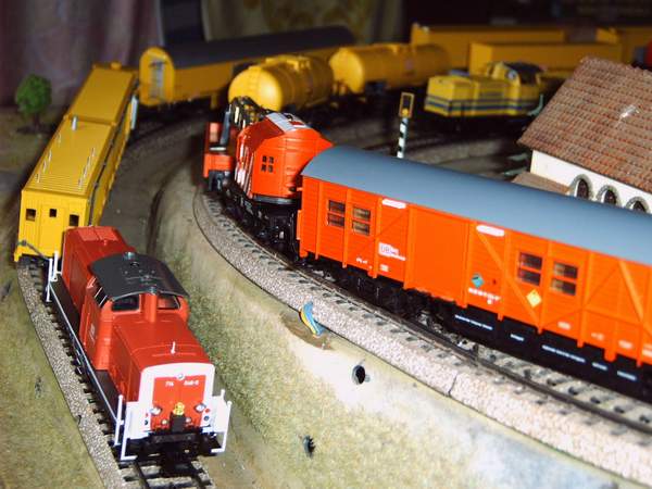 Gut zu erkennen die Frontansicht der BR 714. (Sonderlok Tunnelrettungszug)