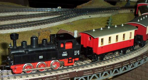 Die Lokomotive 3090 von Mrklin in einheitlicher Farbgebung.