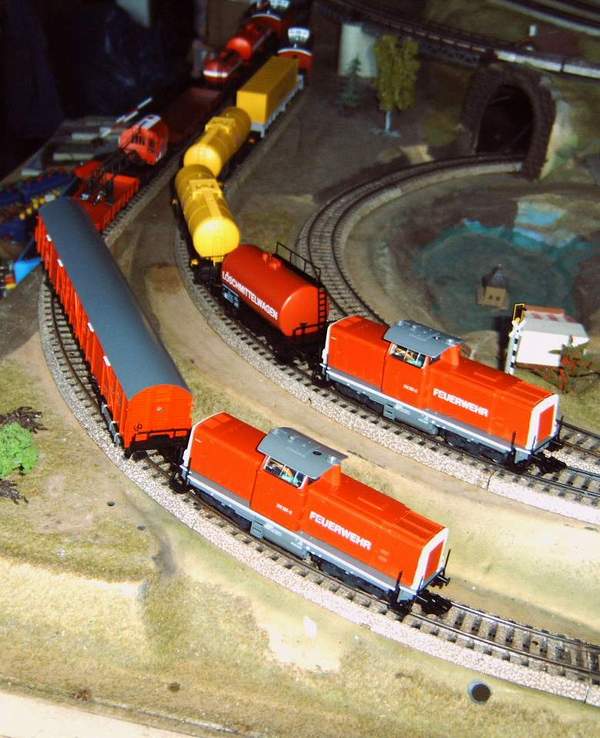 Die beiden Feuerwehr-Lokomotiven sehen nebeneinander einfach umwerfend aus.